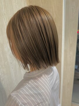 タブーセントラル(TABOO Central) タッセルボブ/ブリーチなしダブルカラー/Aujuaトリートメント