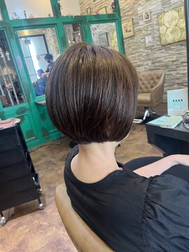 ヘアーラウンジ アンフィ 井土ヶ谷(Hair Lounge Anphi) ミニボブ
