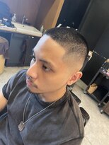 フランクスバーバー アンド ビアークラブ(FRANK'S BARBER and BEER CLUB)&nbsp;刈り上げセンターパート/フェザーパーマ/サーフカール/有楽町