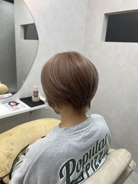 ラル(Lalu) ブリーチ/ダブルカラー/ショート/ミルクティーベージュ