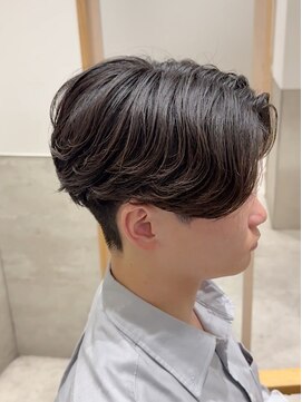 リ メイロ(Re.Meiro) ニュアンスセンターパート【メンズ/パーマ/眉毛/沖縄市/美里】