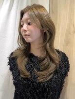 ハチ(HACHI)&nbsp;ベージュカラーで華やかゲット！