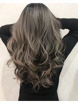 コジック ヘアアンドアイ(Cogic hair & eye)&nbsp;外国人風バレイヤージュ寒色カラーカーリーロング＊ハイレイヤー
