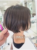 くびれショートで大人女性に