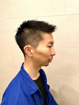 グレイスフル バーバープラチナム 六本木店(Graceful Barber platinum) サイドグラデーションモヒカンショート