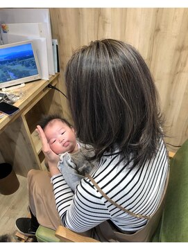 カミケンネクスト(kamiken.next) ハイライト立体感かわいい外ハネミディアム【カミケンネクスト】