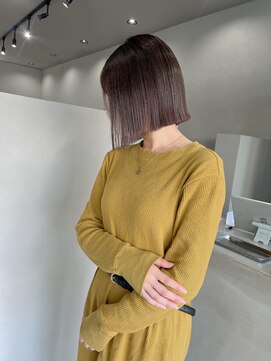 モノトーン(MONOTONE) 顎下ボブ