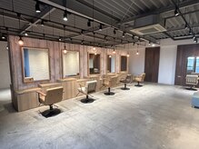 クラン バイ ナチュラル(clan by Natural)の雰囲気（広々とした空間に柔らかい色調で癒しをお届けいたします！）