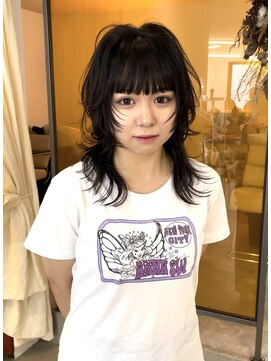 カルテ(QUARTE) 軽やかなミディアムウルフ