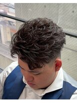 イーラ(era)&nbsp;フェザーショートパーマ/メンズ/刈り上げ/眉毛/ツイスト