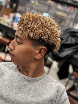 スリーセント 栄(3/cent) ハイトーンパーマ