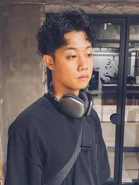 ニイ(nii.) ツーブロック×しっかりパーマ