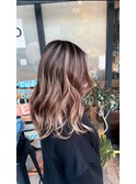 30代バレイヤージュ太めハイライトブラウンベージュ白髪ぼかし