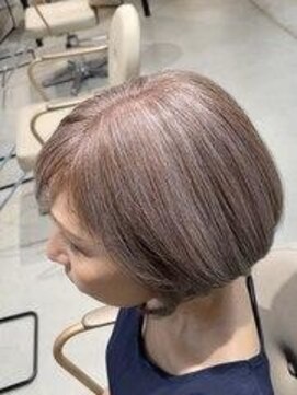 サンタフェ 飯田(Santa Fe) Santa'Fe式脱白髪染め白髪ぼかしカラー/ショート/ボブ