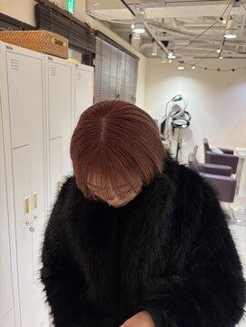 ピンクベージュ