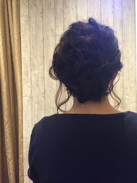 ヌーム 塚本店(NOOM) カジュアルーズな編みこみアレンジ