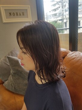 ノラ(Norah) 秋には秋の深みハイトーンカラー