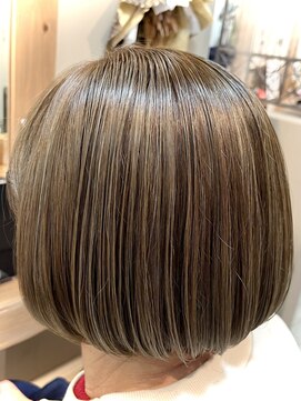 モンプルポ(momp repos) 【momp repos】まとまりボブ/ハイライト/白髪ぼかし/宝塚/逆瀬