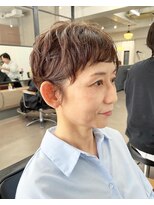 ユノ(juno)&nbsp;【中目黒】クセを活かしたおしゃれベリーショート！白髪ぼかし