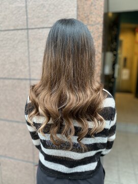 フツーロ 栄(FUTURO) プルエクステ