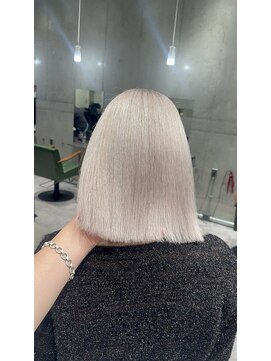 モニカ(MONIQA) ホワイトベージュ