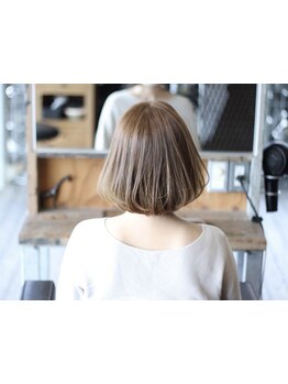 美しさを引き出すグレイカラーがおすすめ＊トレンドをおさえた“透明感カラー”でワントーン明るめも叶う♪