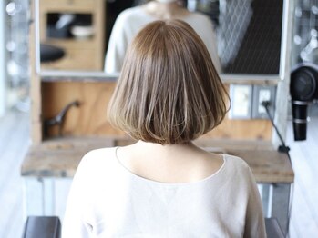 シゾーマエダ(ciseaux maeda)の写真/美しさを引き出すグレイカラーがおすすめ*トレンドをおさえた“透明感カラー”でワントーン明るめも叶う♪