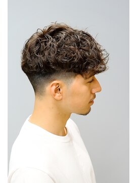 キャンバス バイ ネオリーブ 横浜西口(Canvas by neo.) スペインカール/メンズパーマ/フェザーパーマ/刈り上げ/ sk23