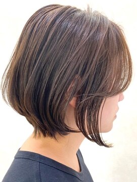 小顔◎前下がりショートボブ×傷めない白髪染め