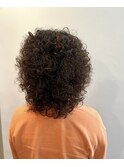  ハイライト×くせ毛を活かすミディアムレイヤー