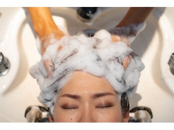 髪質改善サロン us.本山店【アス】｜髪質改善&ヘッドスパ【6月下旬NEWOPEN予定】 の写真/髪は、頭皮から変わり始める！本山で叶える髪質改善×ヘッドスパ｜美髪への近道☆