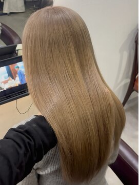 モア(moa) silky beige