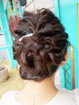 エアリー ヘアーデザイン(airly hair design) [airly]波ウェーブ&まとめ髪