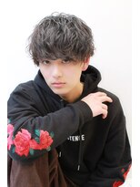 シン(syn)&nbsp;スパイラルパーマ　ツイストスパイラルパーマ 波巻きパーマ