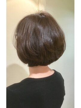 テラス アヴェダ 大丸心斎橋店(Terrace AVEDA) ショートボブ