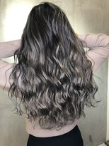 テテ(TETE) 濃いめグレーバレイヤージュ