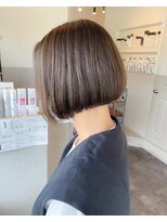 ロンド(ROND) 上品ハイライトでオシャレさUP大人の前下がりボブ