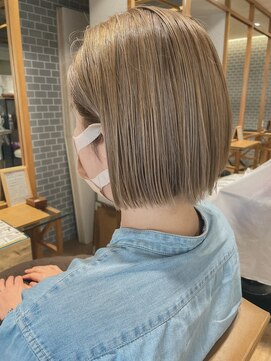 クラップス 上大岡(CLAPS) ベージュ/切りっぱなし/ミニボブ/透明感カラー/ハイライト