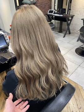 ラックスビー ユナイテッド 神戸三宮いくたロード店(LUXBE UNITED) #ミルクティーベージュ