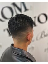クロム トウキョウ ザ バーバー 新宿(CHROM TOKYO the Barber) 7：3フェード/メンズ/フェード/眉毛