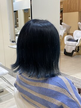 ボブインターナショナル(bob international) 外ハネボブ×ブルーブラック