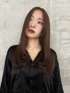 ベル 新宿(Belle) 毛先ワンカールレイヤースタイル/長め前髪と相性◎