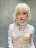 ホワイトブロンド×レイヤーボブ
