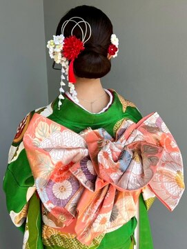 ナカオコアフュール(NAKAO COIFFURE) 着物ヘア お団子 お花アレンジ シンプル ヘアセット