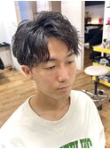 センターパートツイストスパイラルパーマメンズカットバーバー