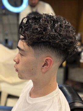 フランクスバーバー アンド ビアークラブ(FRANK'S BARBER and BEER CLUB) 宮城リョータ風 フェードスタイル