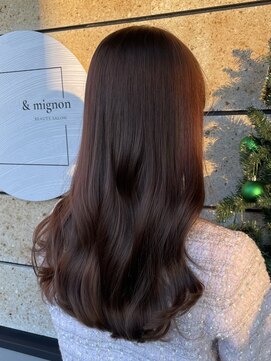 ピンクベージュ