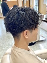 マキシム ナカイ(MAXIM NAKAI)&nbsp;シャドウパーマ　メンズパーマ　刈り上げスタイル