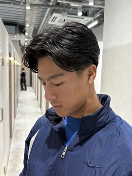 コウキカミヤ 栄(KOUKI KAMIYA) センターパート/ニュアンスパーマ/メンズパーマ/メンズカット