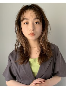 ガーランドギンザ(Garland Ginza) ミディアムレイヤー 透明感ベージュカラー